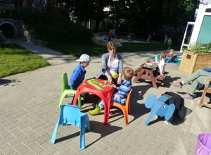 Ein überdachter Außenspielbereich