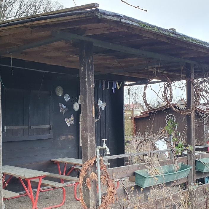 Sanierung des undichten Daches für den Naturkindergarten Bezgenriet