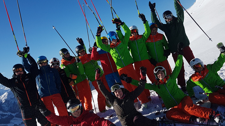 Anschaffung neuer Skianzüge