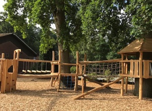Holzspielanlage für die Grundschule Waffensen