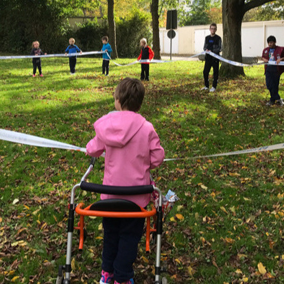 Neues Multi-Spielgerät für die Blindenschule