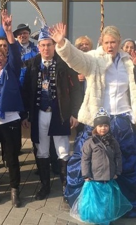 Standarte mit Vereinswappen