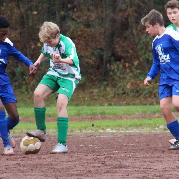 Neue Trikots und Sportbekleidung für die C2 des SSV