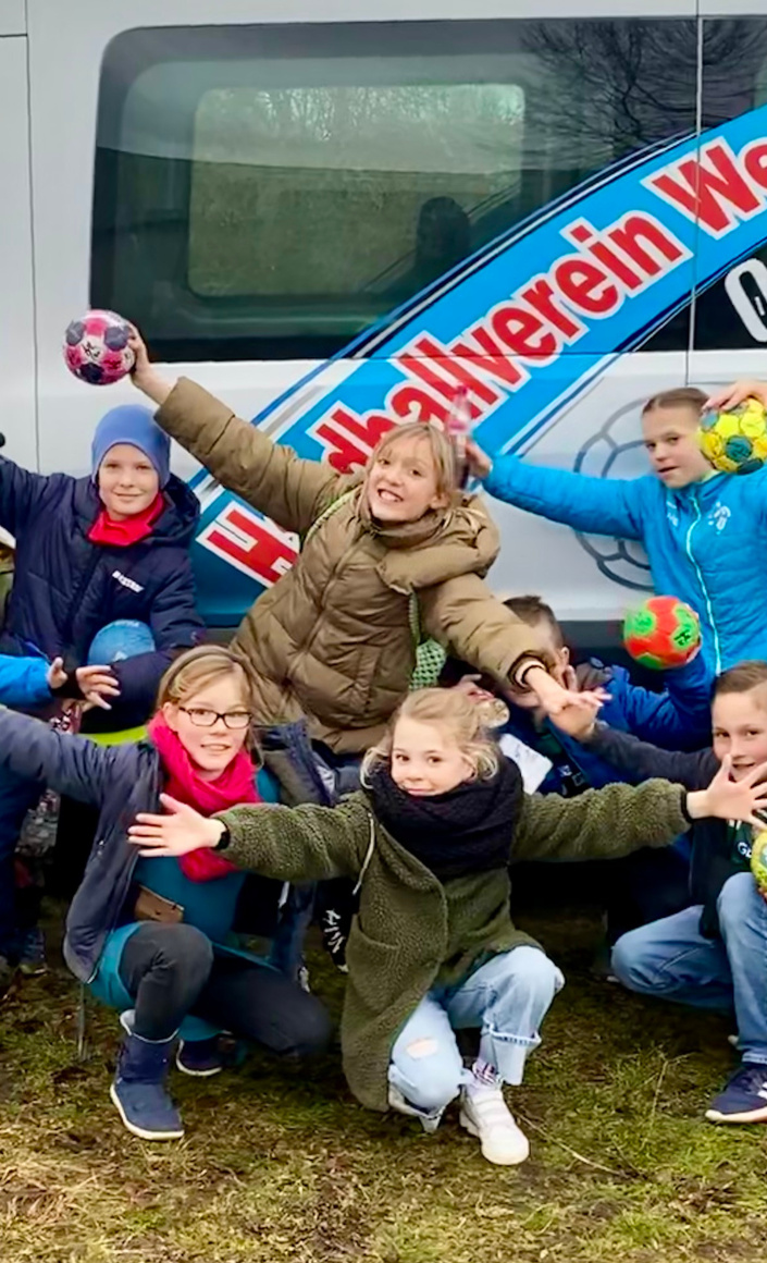 Neuer Vereinsbus für Jugend des Handballvereins Wernigerode