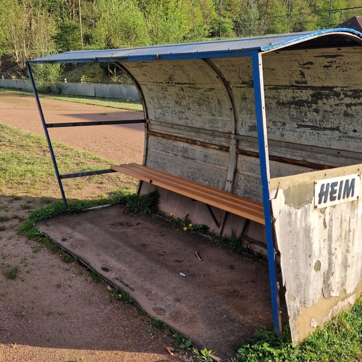 Neue Auswechselbänke für den ASC Dudweiler