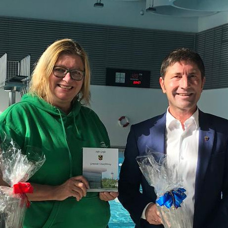 Musikbox für Schwimmhalle für Senioren-Aquafitness