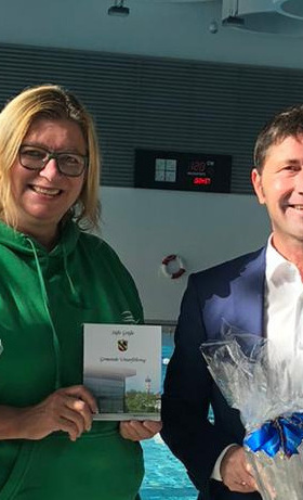 Musikbox für Schwimmhalle für Senioren-Aquafitness