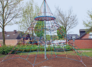 Spiel- und Kletterturm - Stadtschule -  Die Grundschule mitten in Alsfeld