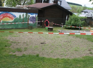 Schaukel für den Kindergarten Regenbogenland Tauperlitz 