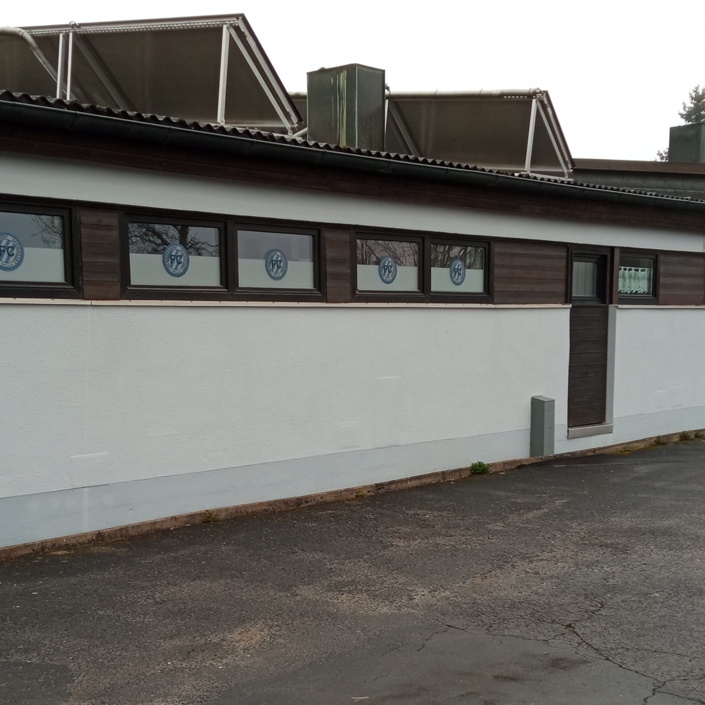 Heizungsaustausch Sportheim Tremmersdorf: Ersatz Ölheizung mit Fernw.