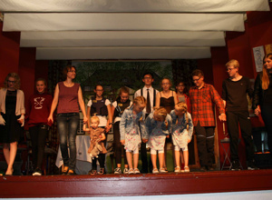 Kreativ-Theater für Grillplatz in Natzungen