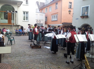 Schürzenjäger - Neue Schürzen und Schultertücher