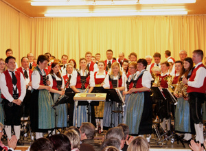 Schürzenjäger - Neue Schürzen und Schultertücher