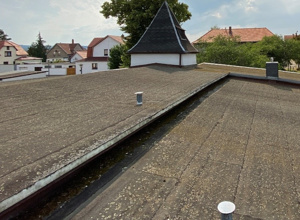 Neues Dach gibt Zukunft - Erhalt der Kirche in Ichtershausen