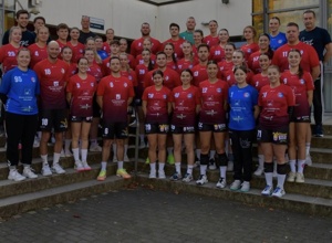 Einheitlich stark – Trainingsanzüge für alle Handballer
