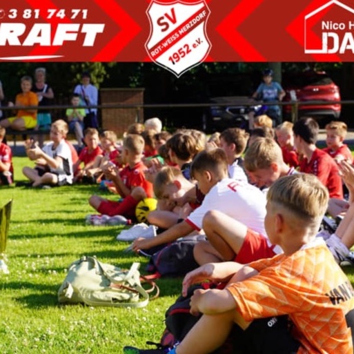 Neubeschaffung Rasentraktor Rot-Weiss Merzdorf Kinderfussballplatz