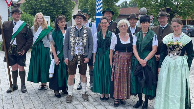 Restaurierung der Vereinsfahne + 100 jährige Jubiläumsfeier d. Vereins