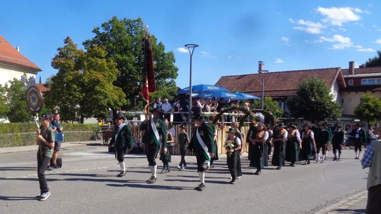 Vereinsfahne & Schützentracht