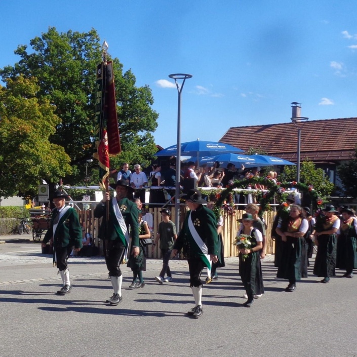 Vereinsfahne & Schützentracht