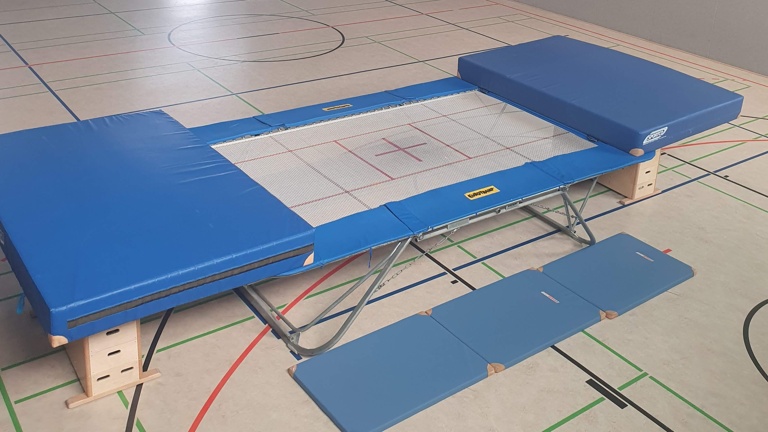Ein neues Trampolin für die Gorillas