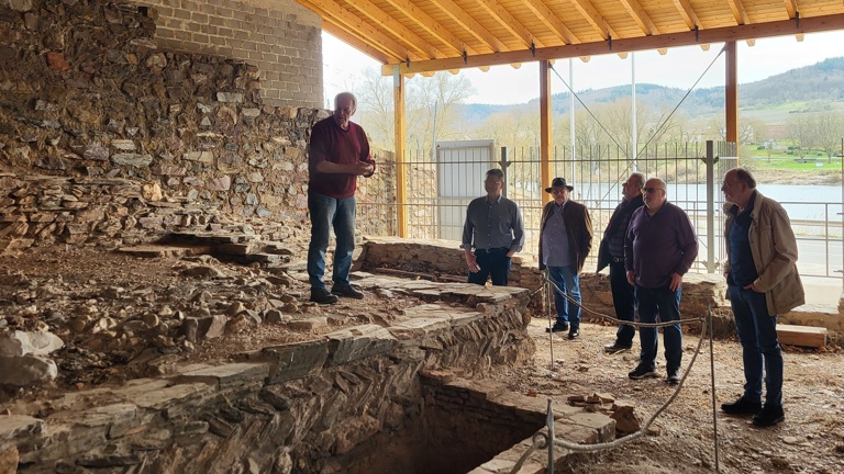 Dacheindeckung für historische Römerkelteranlage