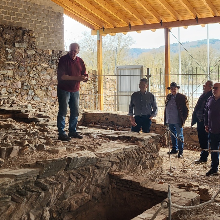 Dacheindeckung für historische Römerkelteranlage