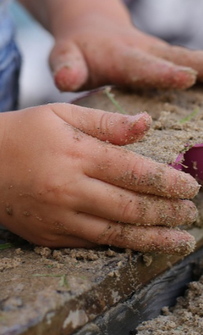 Sand- und Sinnesgarten für Kinderkrippe Kieselstein