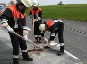 Erneuerung der Stühle und Tische unseres Schulungsraums