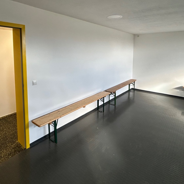 Einrichtung für den sanierten Umkleidetrakt im Sportheim des TSV 1960
