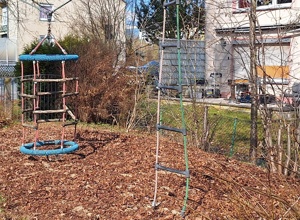 Video - Neues Klettergerüst für die Auferstehungskita