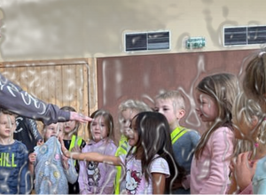 Video - SUPERKRÄFTE LEHREN! SELBSTBEHAUPTUNG, neues Konzept an KITAS