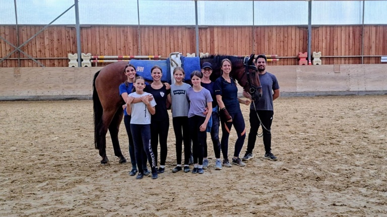 Wir suchen unseren neuen vierbeinigen Teampartner