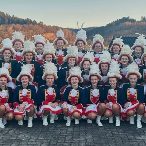 Neue Gardekostüme für die Funkengarde Fretter