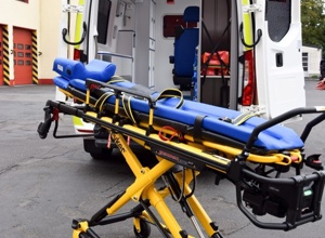 Neue Krankentransporttrage für das DRK Siershahn