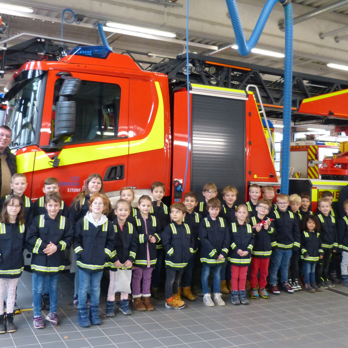 Kinderfeuerwehr Eitorf -  Anschaffung eines Mannschaftswagens