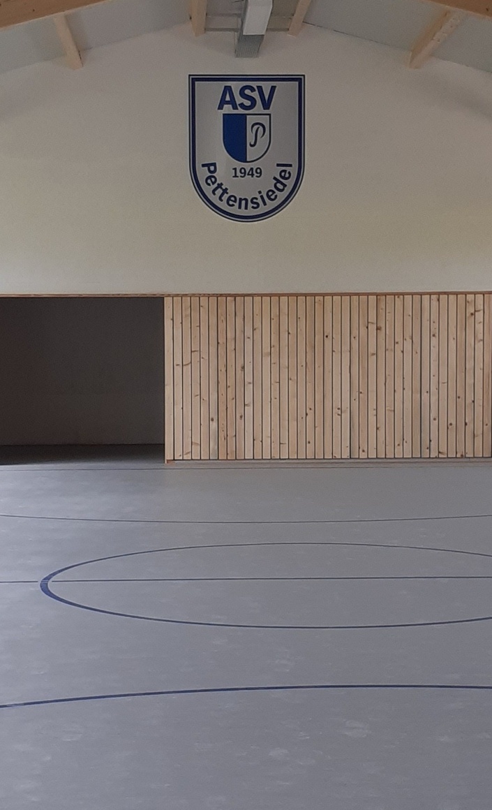 Sportgeräte für neue Turnhalle