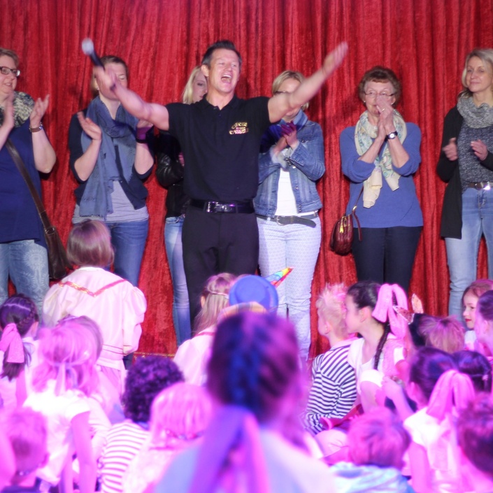 Kinder in der Manege