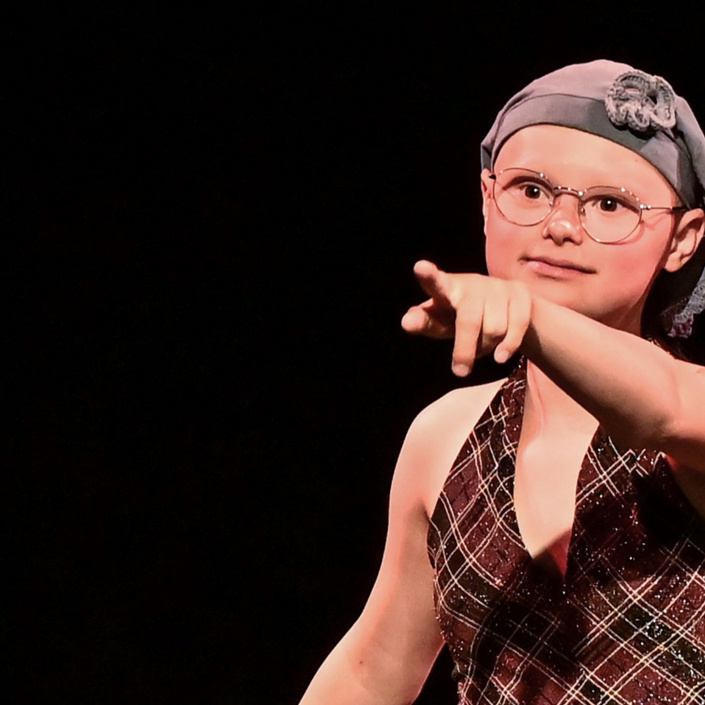 GiRRRRLs professionelles Theater mit Schauspielerinnen mit Down-Syndro