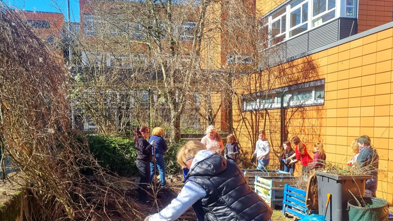 KlimaRetter wünschen sich neues Leben für den Schulgarten am GiL!