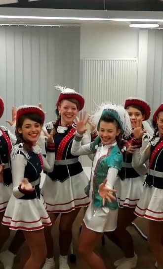 Neue Uniformen - Chickpeas