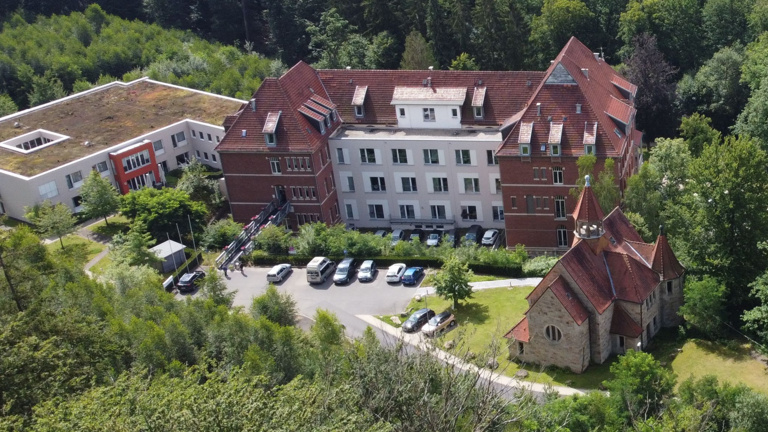 Neuer Boden für alte Mauern