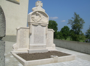 Überdachung für neu restauriertes Kriegerdenkmal