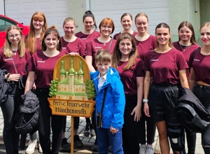 Ausstattung Festdamen zum 125-jährigen Gründungsfest FW Münchenreuth