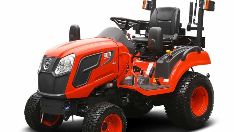neuer Traktor für den Verein