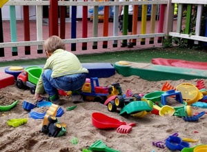 Spielplatz & Obstgarten für die Kita Alflen