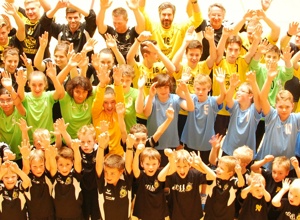 Einheitliches Outfit - Trainingsanzüge Handball Neckargemünd