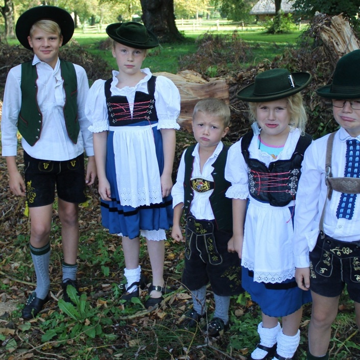 Neue Trachten für unsere Trachtenjugend