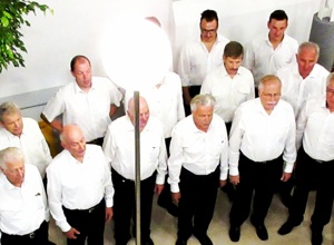 Neues Outfit für die Chorsänger