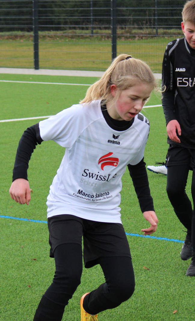Mädchen-Fußball in Ense