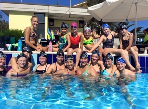 Neue Wettkampfanzüge für SSC Synchronschwimmerinnen